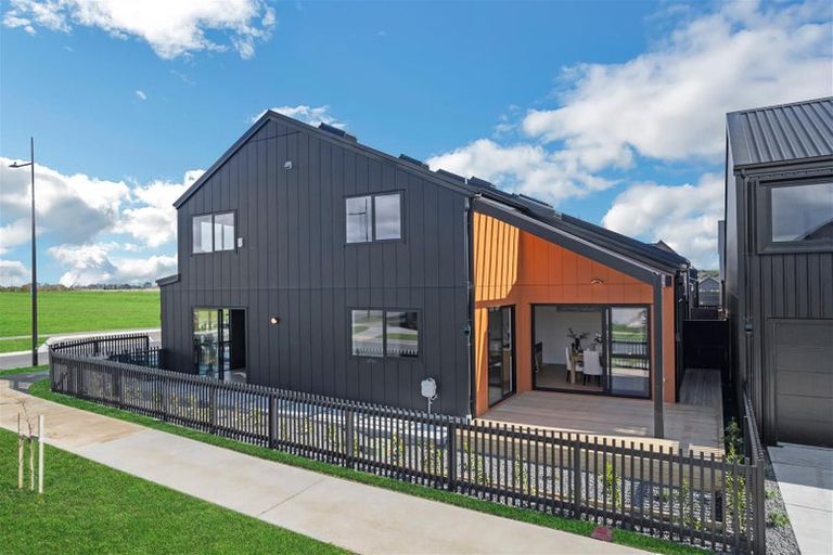 Photo of property in 61 Maungakaraka Road, Karaka, 2580