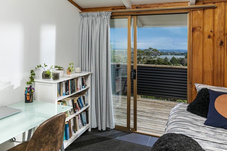 Photo of property in 70 Attwood Road, Paremoremo, Auckland, 0632