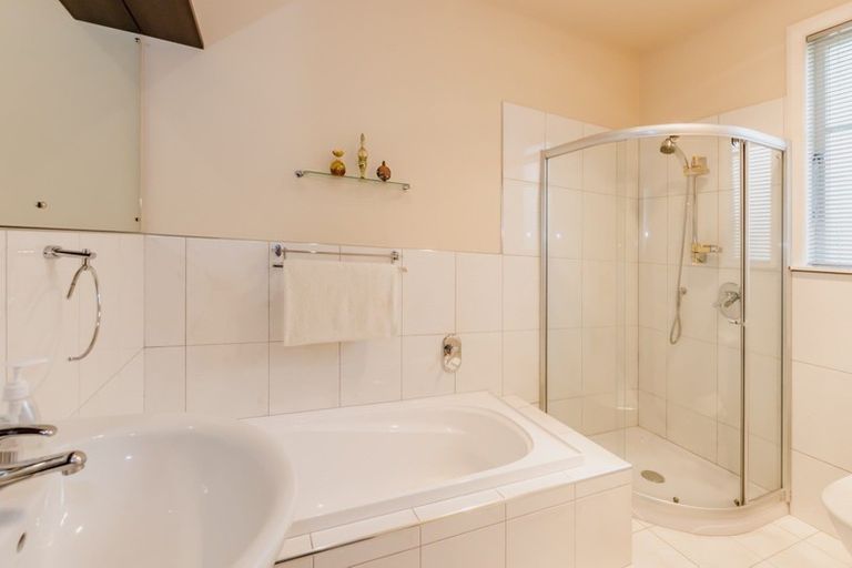 Photo of property in 30 Newry Road, Raumati Beach, Paraparaumu, 5032