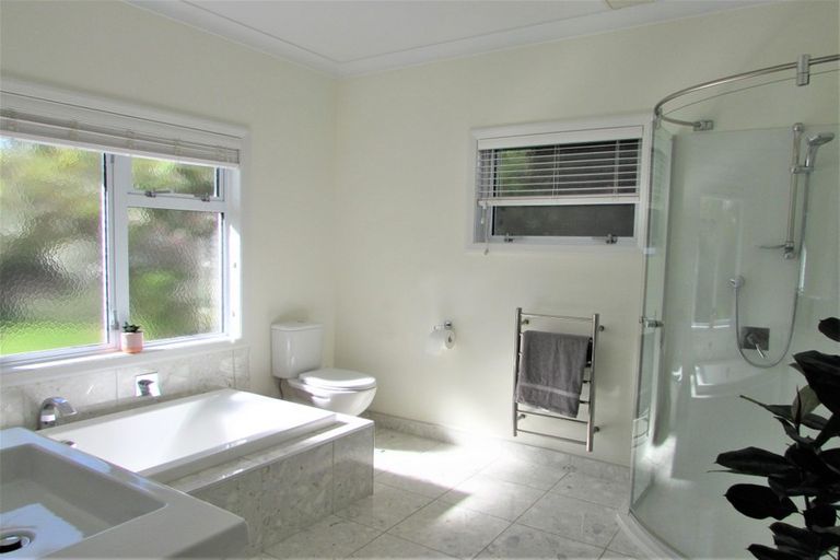 Photo of property in 18 Middleton Road, Johnsonville, Wellington, 6037