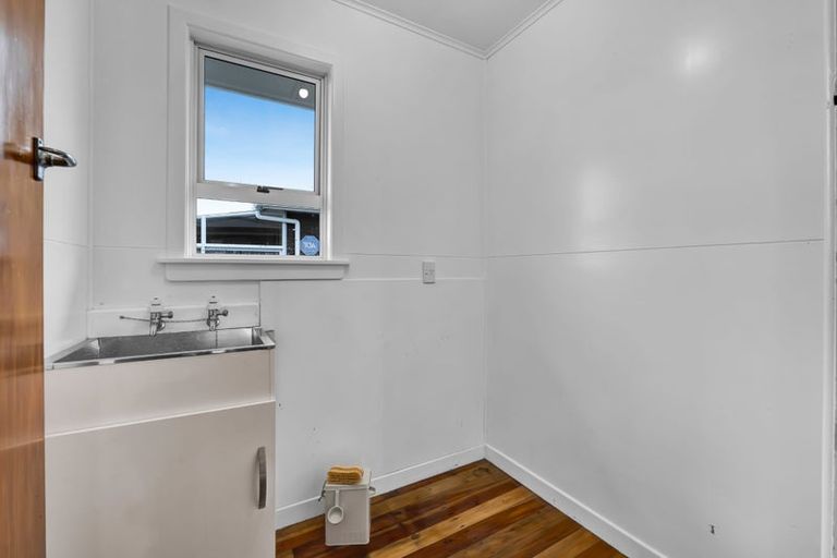 Photo of property in 62 Awanui Street, Merrilands, New Plymouth, 4312