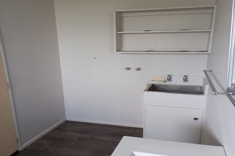 Photo of property in 2/28 Brixton Street, Islington, Christchurch, 8042