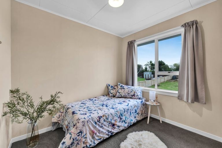 Photo of property in 62 Awanui Street, Merrilands, New Plymouth, 4312