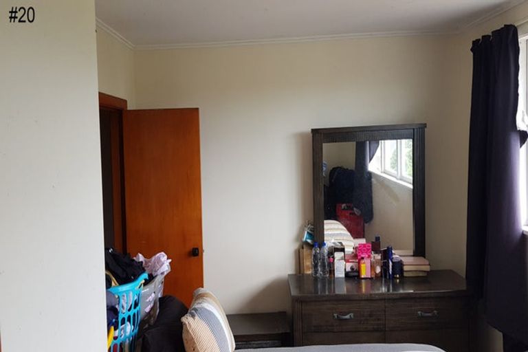 Photo of property in 20-22 Sievers Grove, Cannons Creek, Porirua, 5024