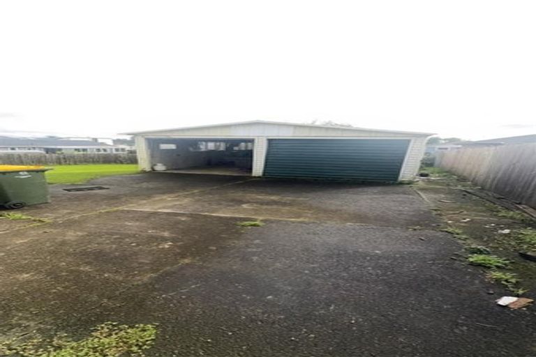 Photo of property in 583 Massey Road, Mangere, Auckland, 2022
