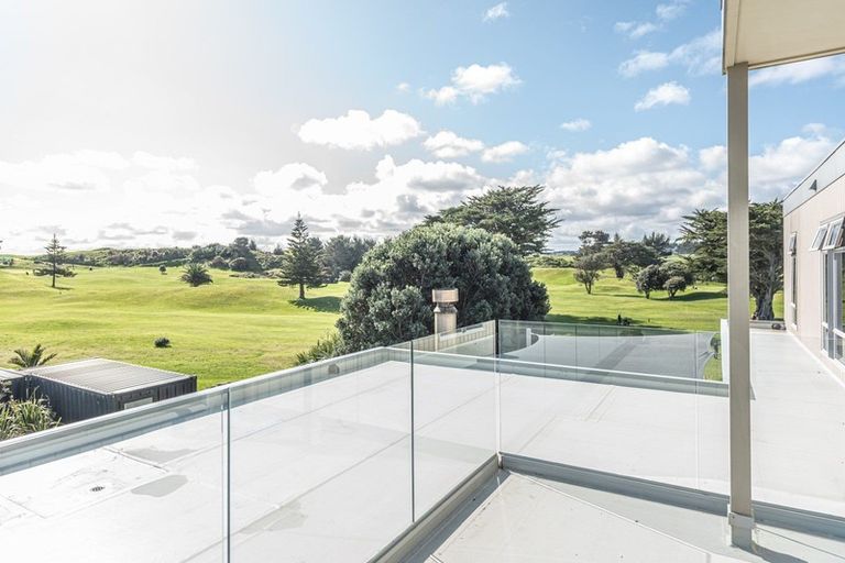 Photo of property in 34 Longbeach Drive, Castlecliff, Whanganui, 4501