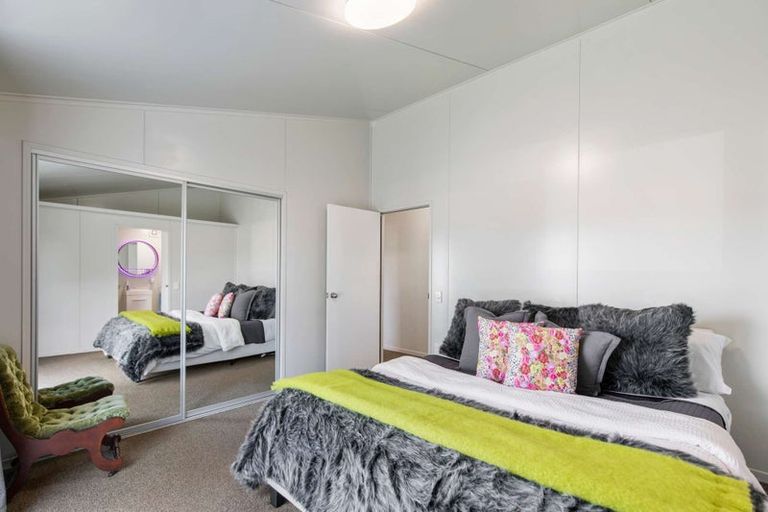 Photo of property in 10 Karaka Street, Castlecliff, Whanganui, 4501