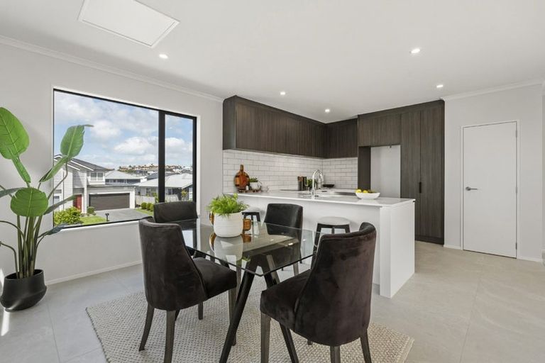 Photo of property in 32b Kukuwai Avenue, Red Beach, 0932