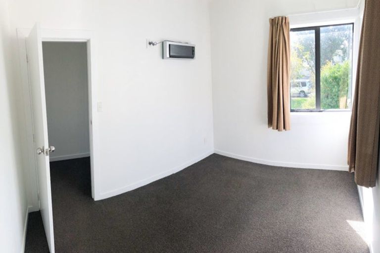 Photo of property in 8 Avon Street, Waterloo, Lower Hutt, 5011