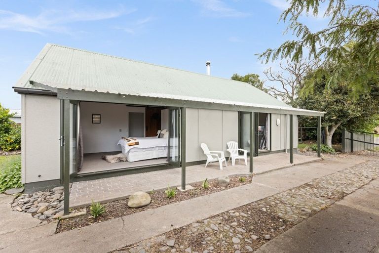 Photo of property in 69 Lipscombe Crescent, Havelock North, 4130