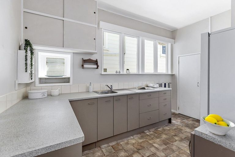 Photo of property in 167a Sutherland Road, Lyall Bay, Wellington, 6022