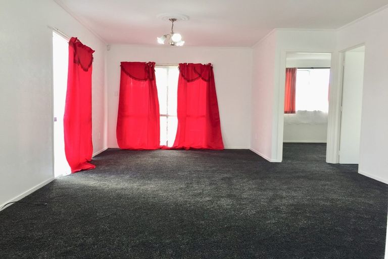 Photo of property in 10 Hamblyn Place, Ranui, Auckland, 0612