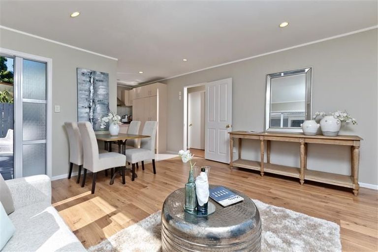 Photo of property in 1/34 Arrow Road, Forrest Hill, Auckland, 0620