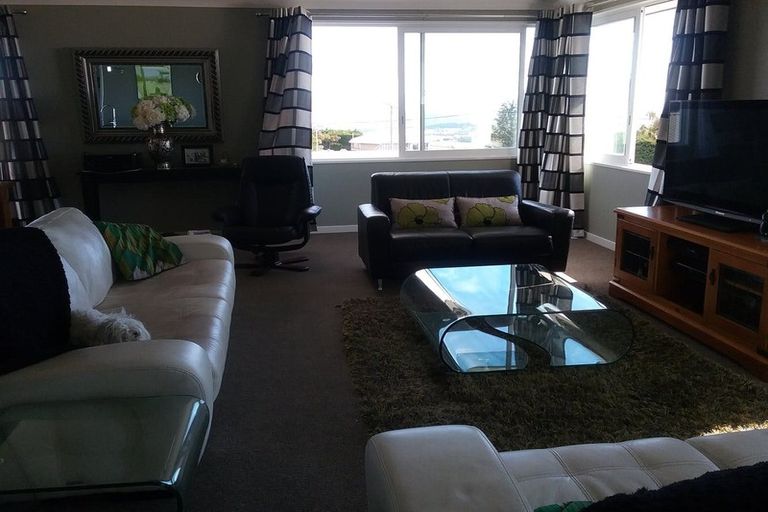 Photo of property in 6 Belleview Terrace, Mount Pleasant, Christchurch, 8081