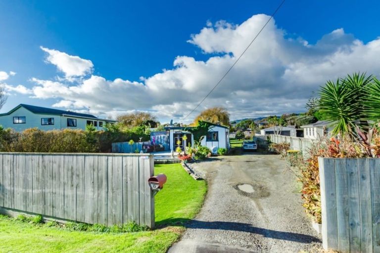 Photo of property in 15 Otaihanga Road, Otaihanga, Paraparaumu, 5036