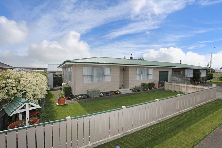 Photo of property in 18 Russell Street, Feilding, 4702