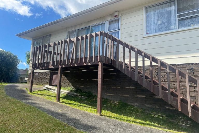 Photo of property in 68 Reynella Drive, Massey, Auckland, 0614