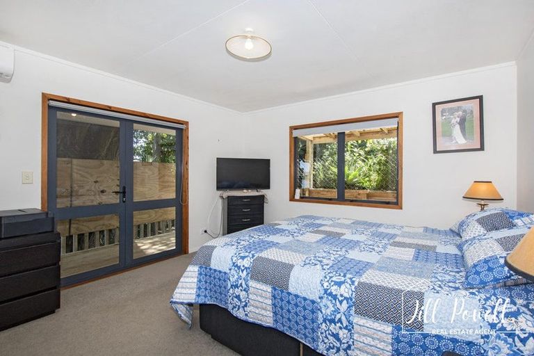 Photo of property in 36 Kilbraugh Street, Whakapirau, Maungaturoto, 0583
