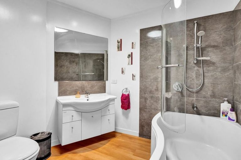 Photo of property in 4 Price Street, Westown, New Plymouth, 4310