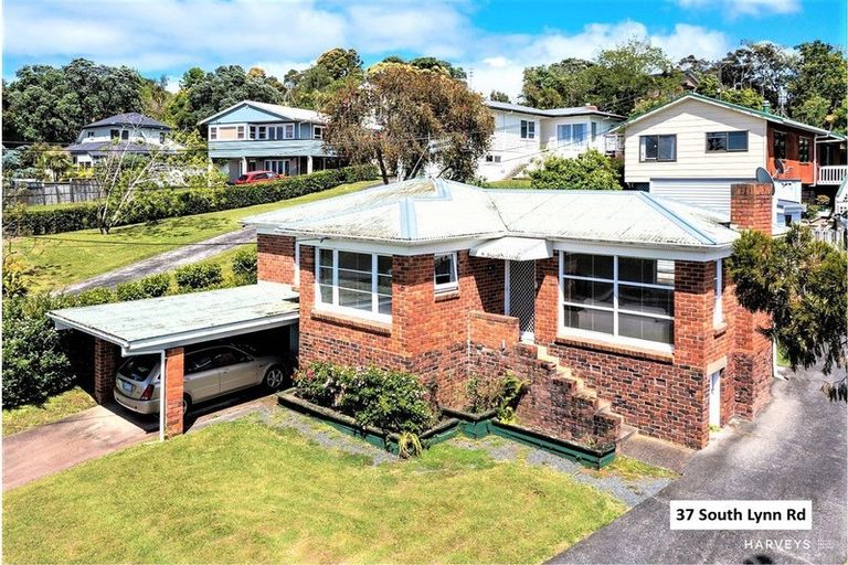 Photo of property in 1/37 South Lynn Road, Titirangi, Auckland, 0604