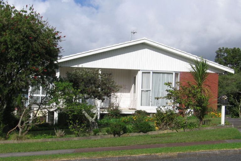 Photo of property in 6 Amante Crescent, Mairangi Bay, Auckland, 0630
