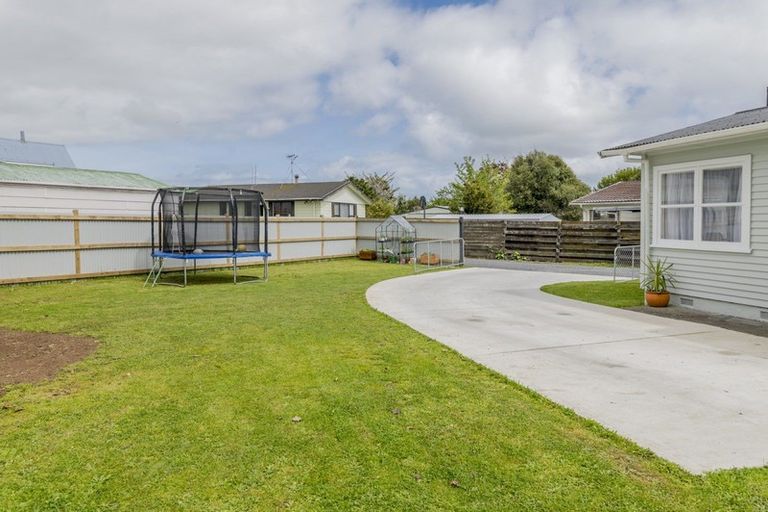 Photo of property in 131a Queen Street West, Levin, 5510