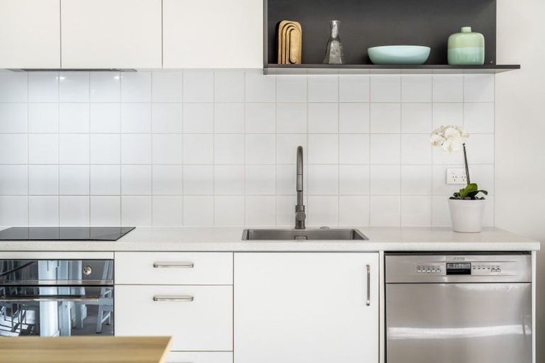 Photo of property in 11/2 Warrant Officer Lane, Hobsonville, Auckland, 0616