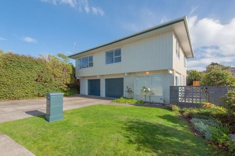 Photo of property in 25 Cranwell Street, Churton Park, Wellington, 6037