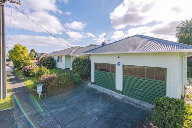 Photo of property in 5 York Place, Awapuni, Palmerston North, 4412