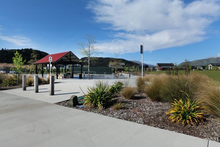 Photo of property in Northlake, 28 Glenavon Green, Wanaka, 9305