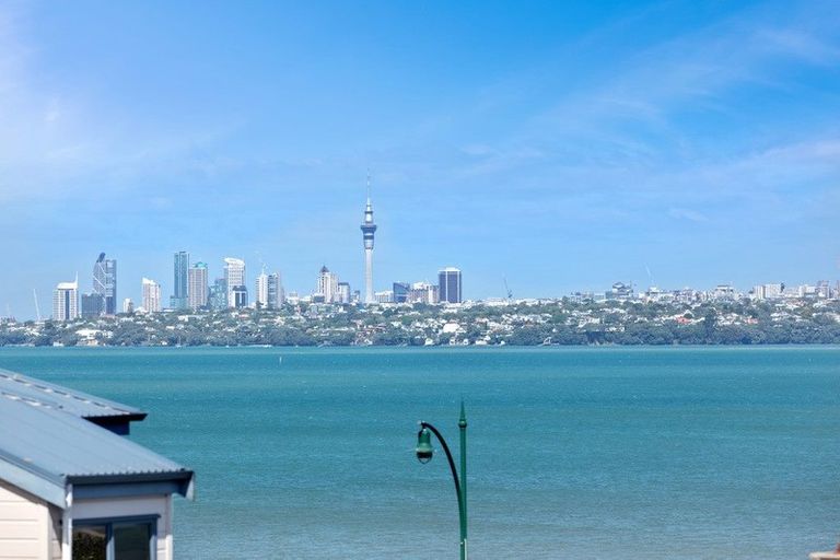 Photo of property in 12b Waikura Drive, Te Atatu Peninsula, Auckland, 0610