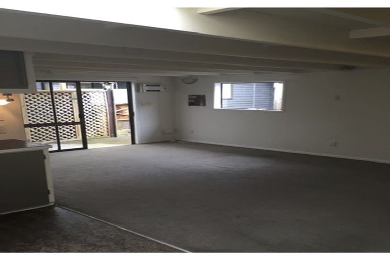 Photo of property in 2a Coniston Avenue, Te Atatu South, Auckland, 0610