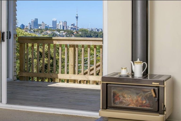 Photo of property in 26 Pine Ridge Terrace, Hauraki, Auckland, 0622