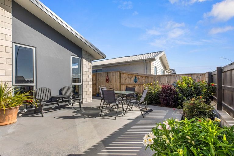 Photo of property in 184 Te Okuroa Drive, Papamoa, 3118