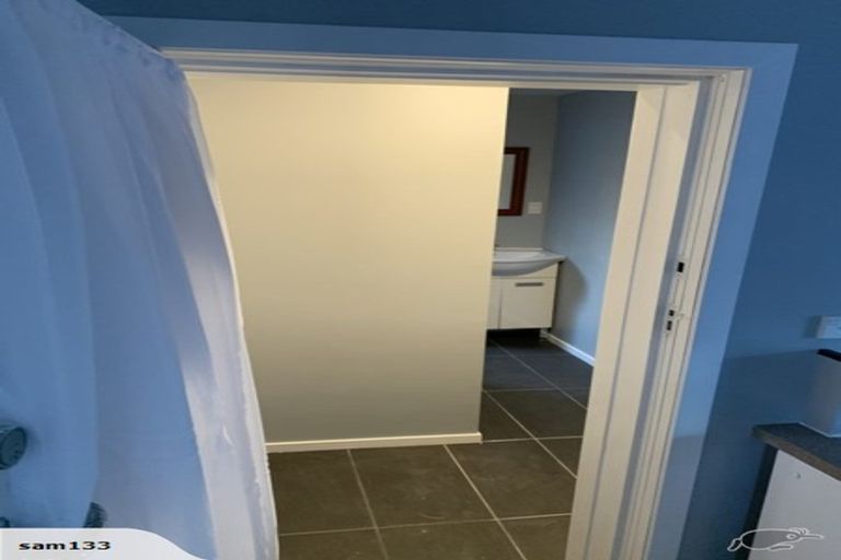 Photo of property in 2/65 Cliff View Drive, Green Bay, Auckland, 0604