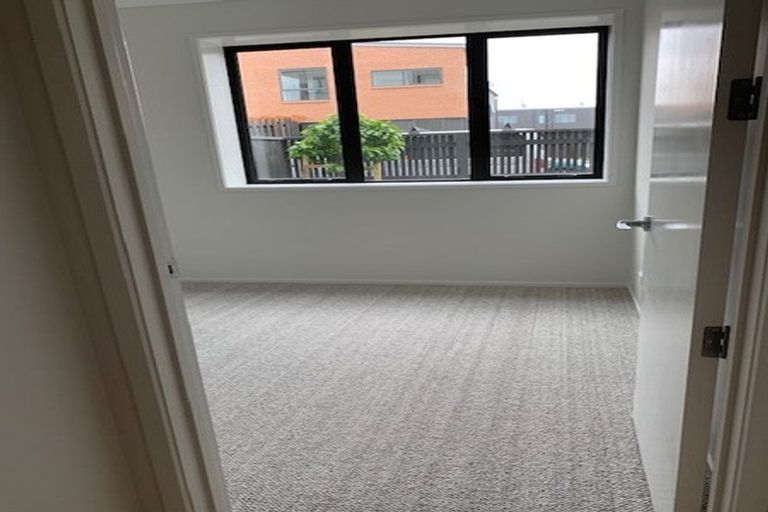 Photo of property in 1/96 Clark Road, Hobsonville, Auckland, 0616