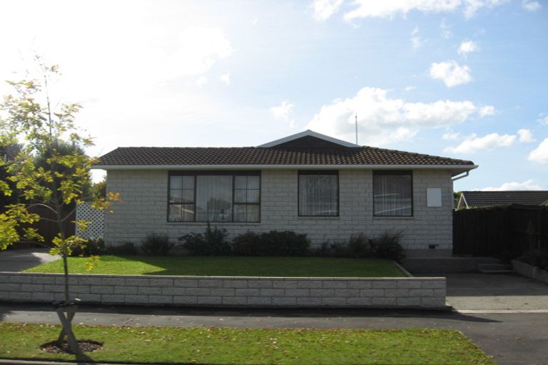 Photo of property in 2/10 Montclare Avenue, Ilam, Christchurch, 8041
