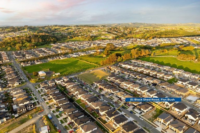 Photo of property in 21 Black Shed Road, Flat Bush, Auckland, 2019