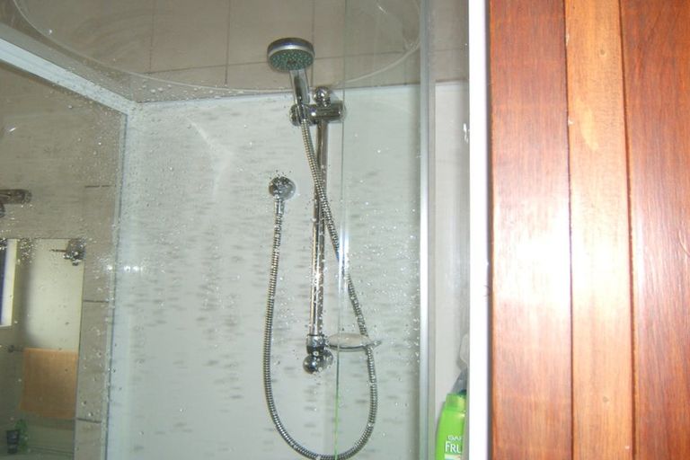 Photo of property in 1/13 Scarlock Avenue, Browns Bay, Auckland, 0630