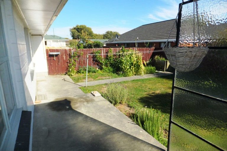 Photo of property in 2/2 Bowen Street, Upper Riccarton, Christchurch, 8041