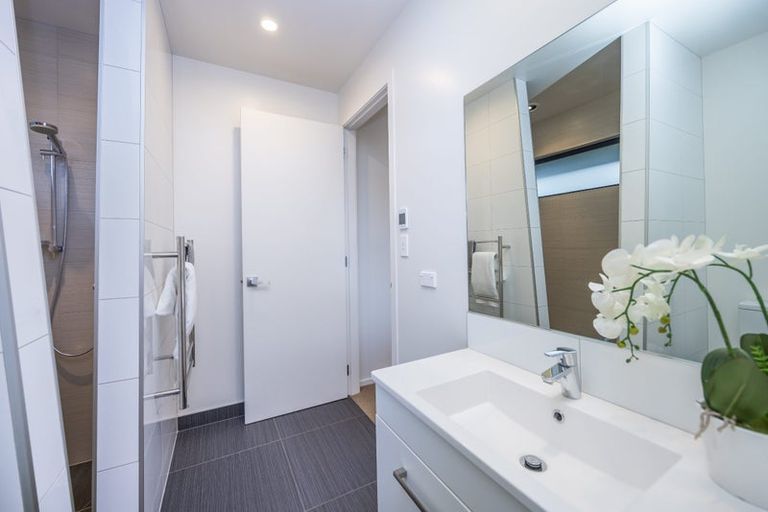 Photo of property in 12 Kentwood Place, Flagstaff, Hamilton, 3210