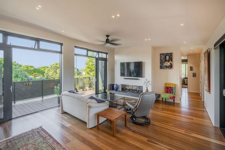 Photo of property in 9 Oyster Drive, Cooks Beach, Whitianga, 3591