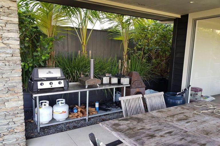 Photo of property in 57a Norwood Road, Bayswater, Auckland, 0622