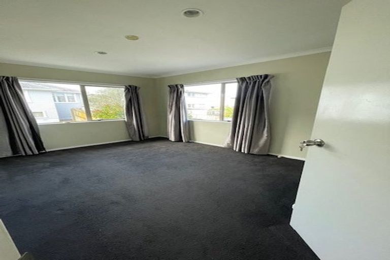 Photo of property in 10a Marie Crescent, Te Atatu South, Auckland, 0610