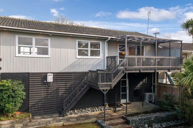 Photo of property in 1/649 Beach Road, Rothesay Bay, Auckland, 0630