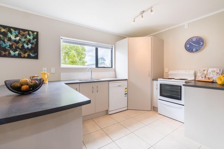 Photo of property in 105a Moire Road, West Harbour, Auckland, 0618