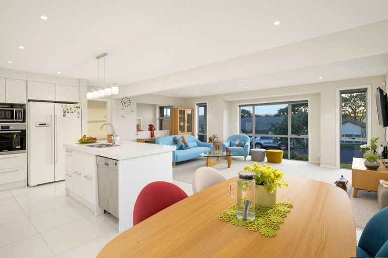 Photo of property in 79 Tiriwa Drive, Massey, Auckland, 0614