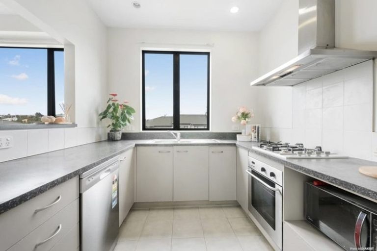 Photo of property in 38/22 Northcross Drive, Oteha, Auckland, 0632