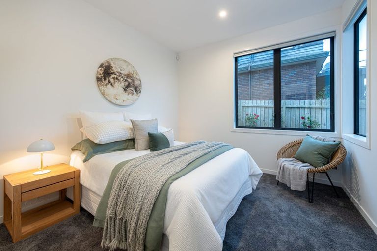 Photo of property in 12b Newburn Road, Waiake, Auckland, 0630