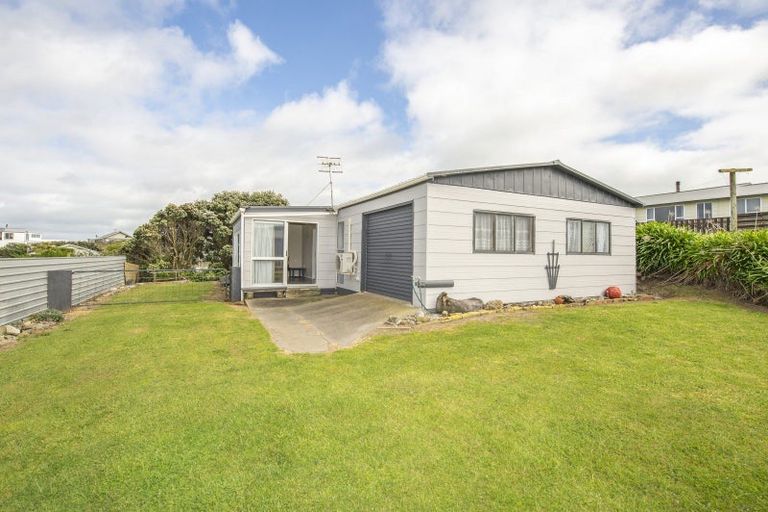 Photo of property in 7 Waiinu Beach Road, Waiinu Beach, Wanganui, 4588
